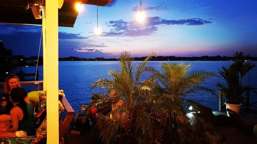 Hostel Mamallena Bocas Del Toro (Adults Only) Екстер'єр фото