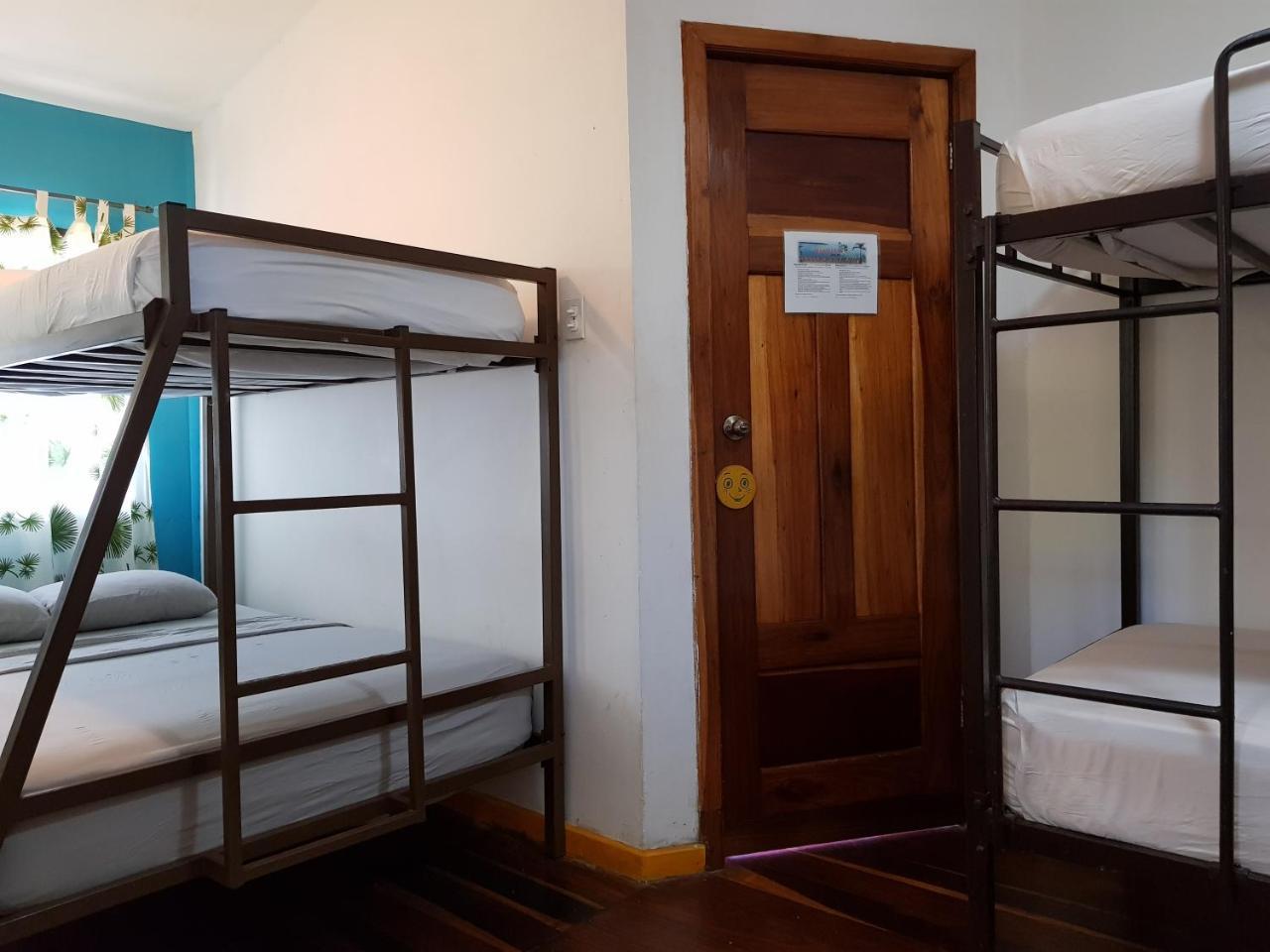Hostel Mamallena Bocas Del Toro (Adults Only) Екстер'єр фото